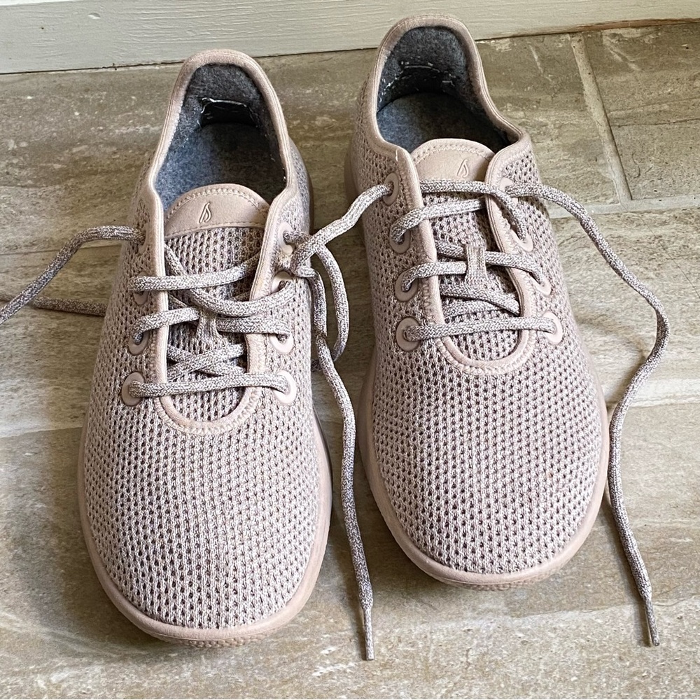 allbirds Treerunner Knit Lace-Up Sneaker EUC Tan or Beige Womens 8